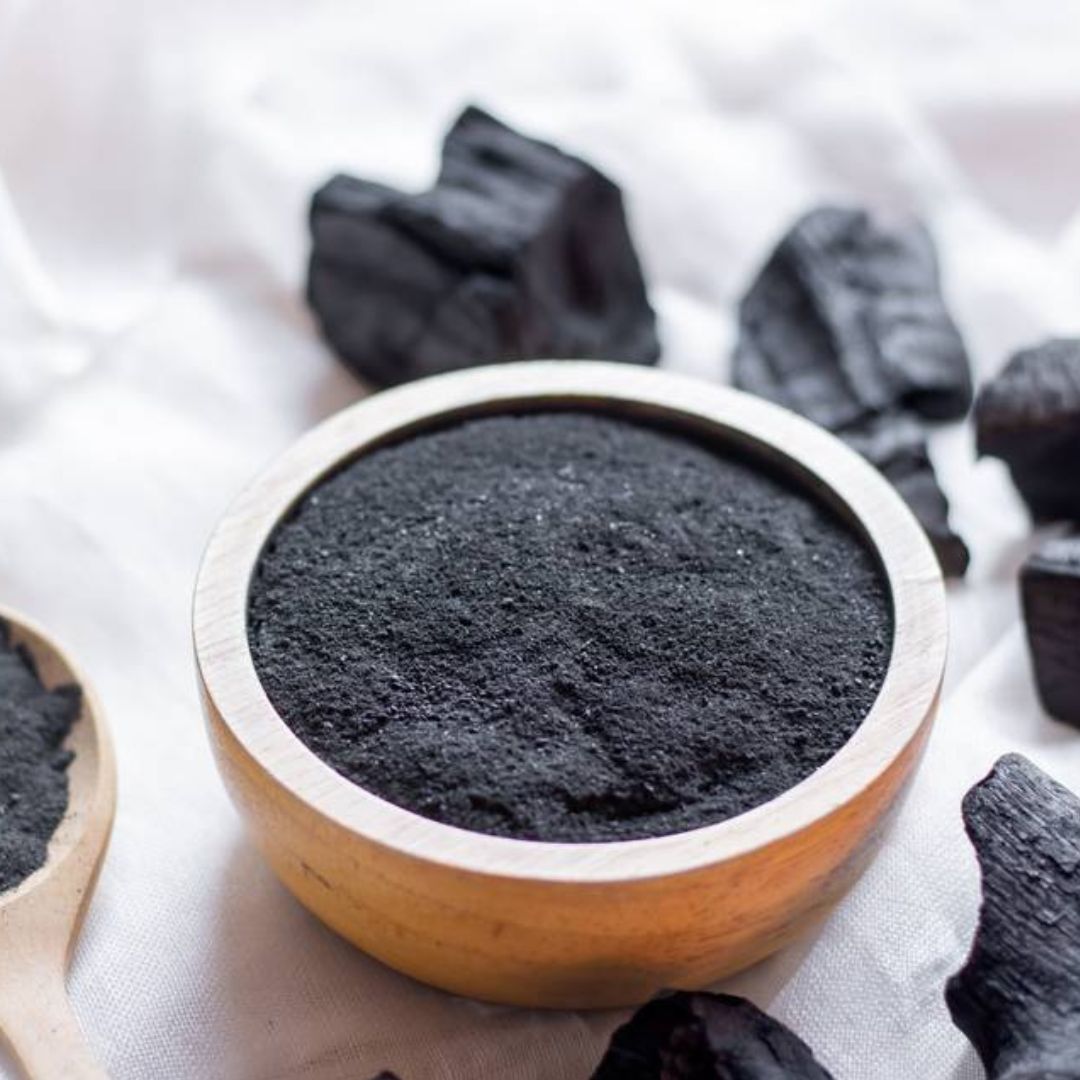 Le charbon végétal activé pour lutter contre la mauvaise haleine